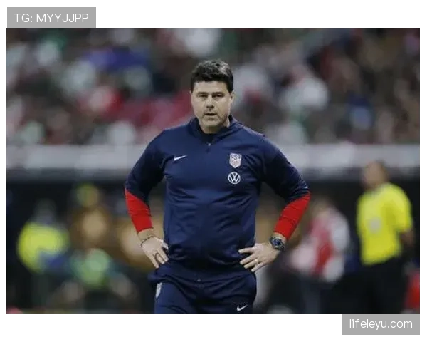 巴拉克与杰拉德：全能中场的球权集中度如何塑造战术角色差异