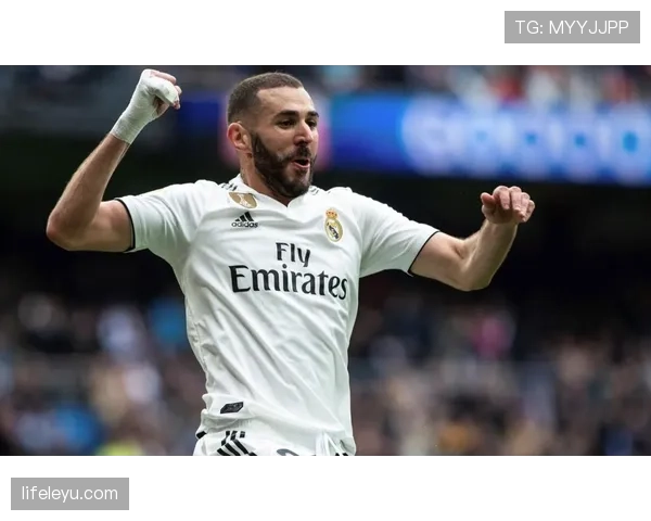 本泽马与苏亚雷斯的终结效率差异及其战术角色解析